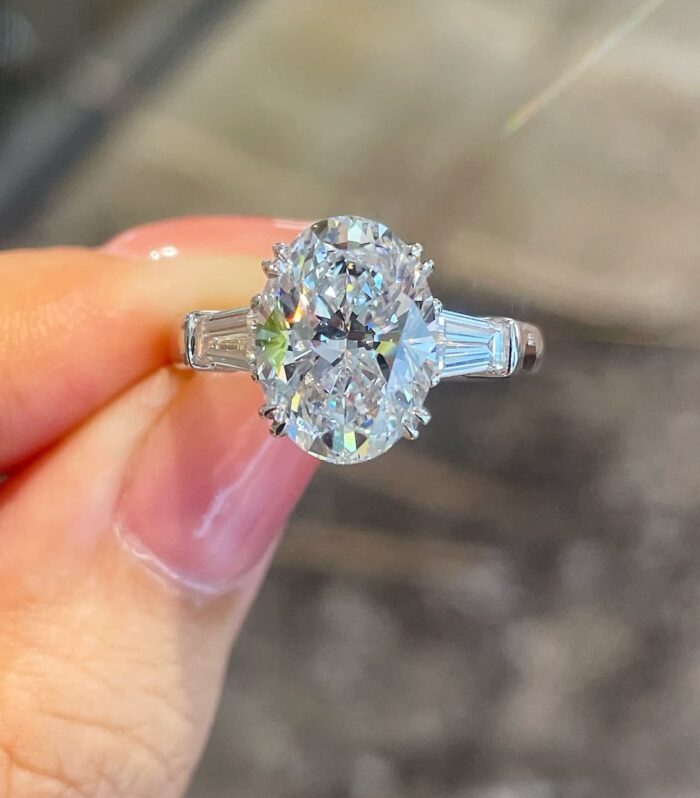 1ct Oval Diamond White Gold 18K Ring