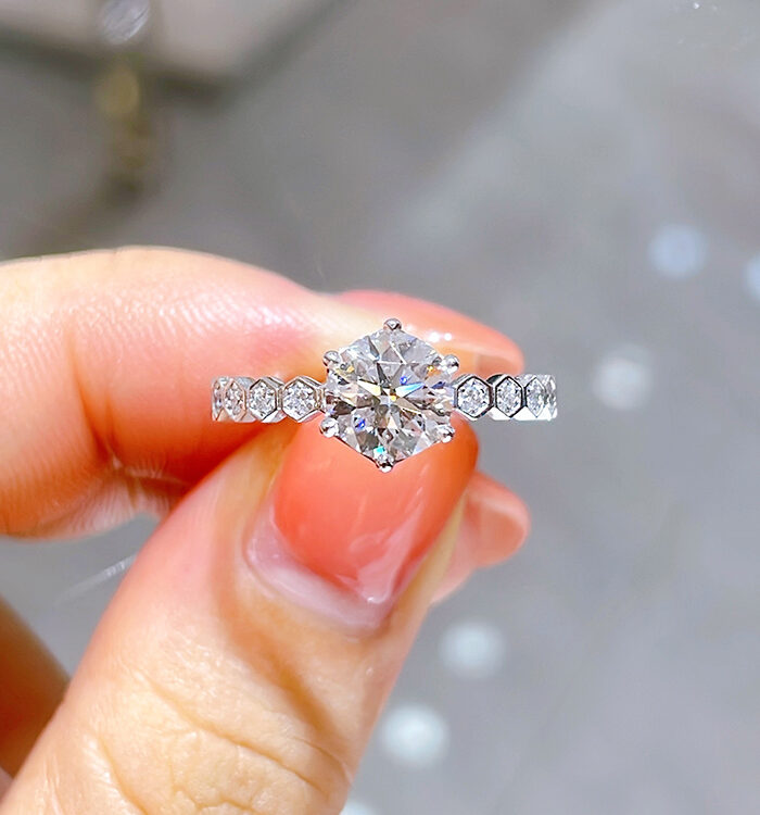 1ct Round Diamond Platinum Ring