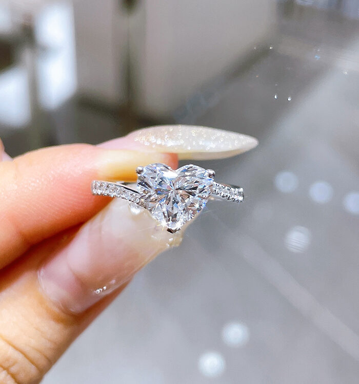 1ct Heart Diamond Platinum Ring