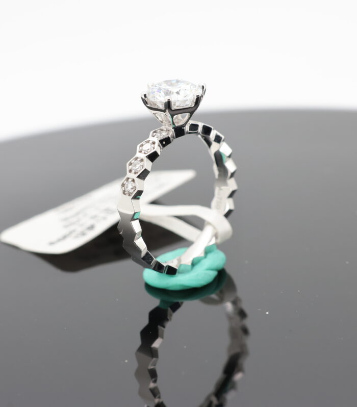 1ct Round Diamond White Gold 18K Ring