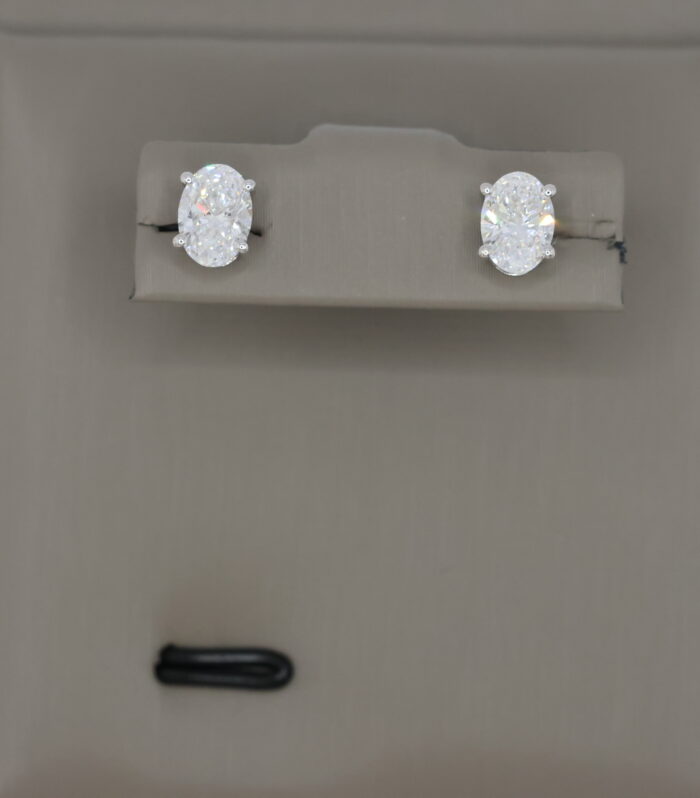 2ct Oval Diamond White Gold 18K Ring