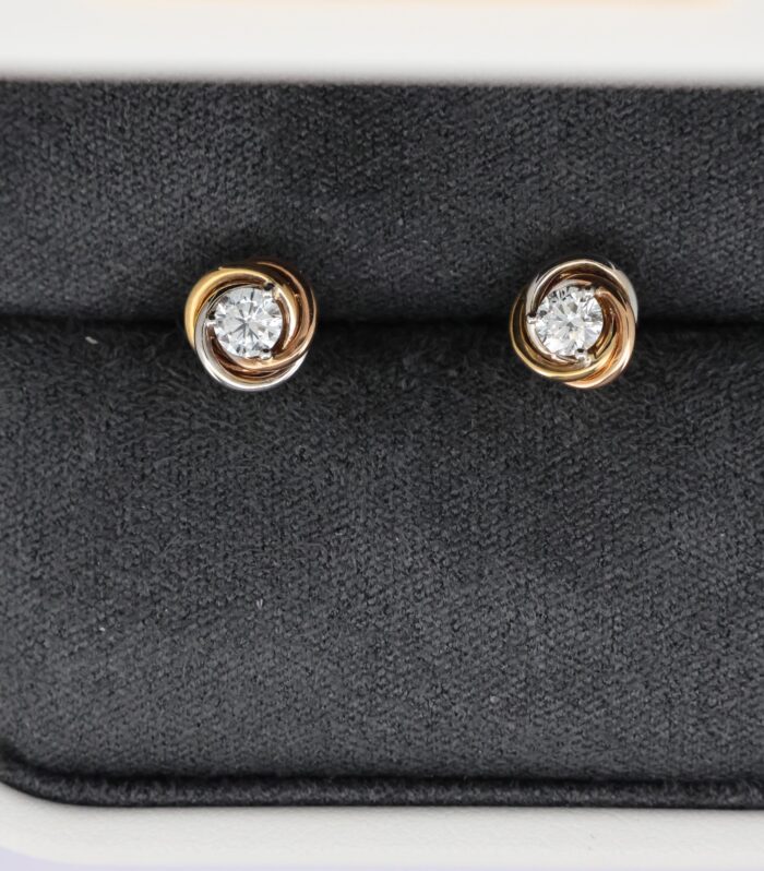 Round Diamond 18k黄 Ring