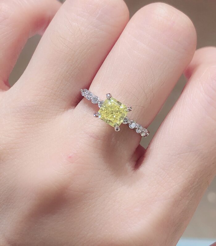 1ct Radiant Lab Diamond 铂PT950 Ring