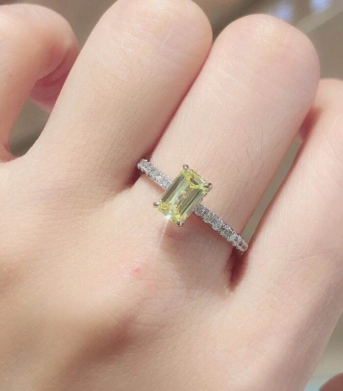 1ct Emerald Lab Diamond 铂PT950 Ring