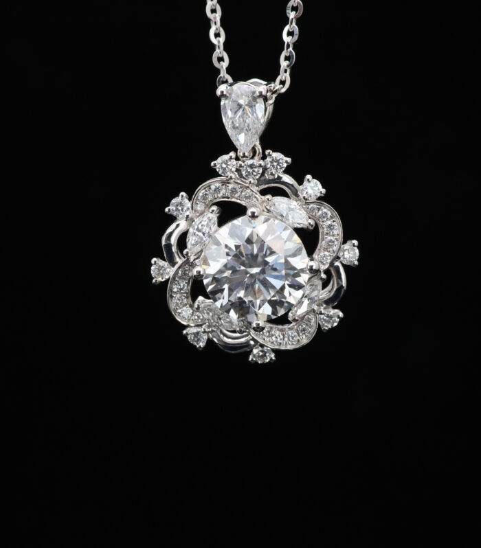 1ct Round Diamond White Gold 18K Necklaces
