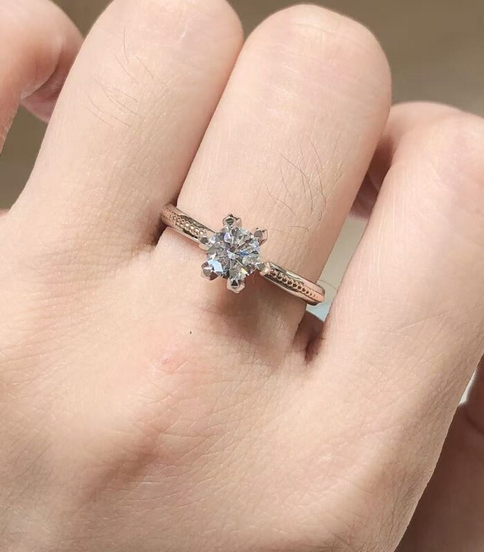 1ct Round Lab Diamond 18K分色 Ring