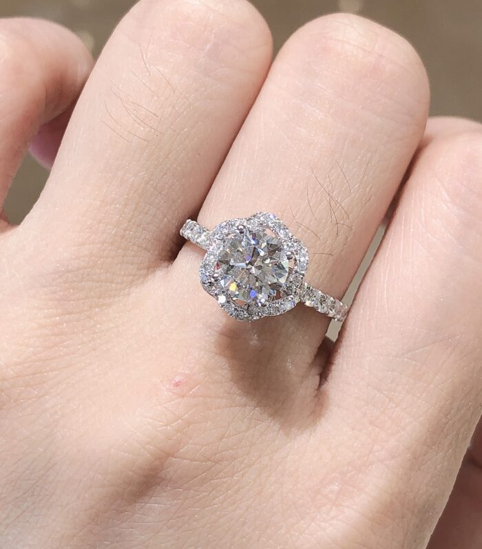 1ct Round Lab Diamond 18K分色 Ring