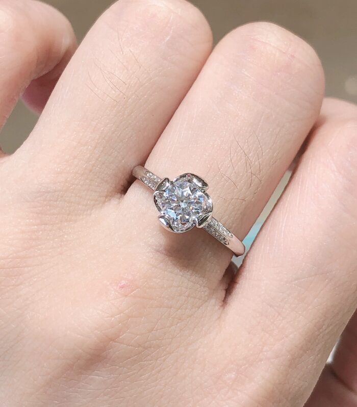 1ct Round Lab Diamond 18K分色 Ring