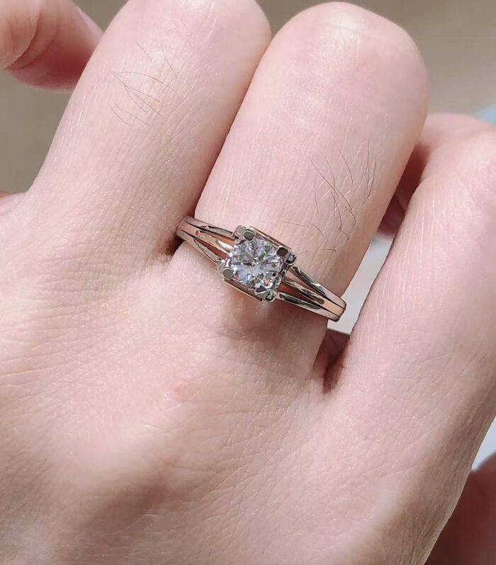 1ct Round Lab Diamond 18K分色 Ring